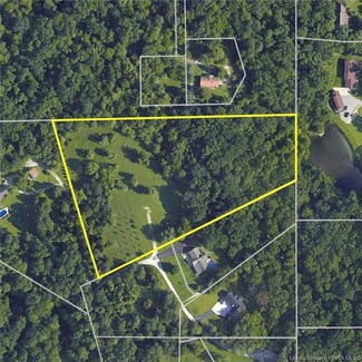709 Mills Ln, New Albany, IN 47150
