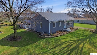204 S Richards St, Danville, OH 43014
