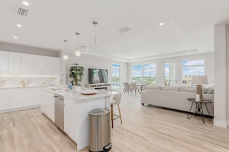 41 SW Seminole St Unit 409, Stuart, FL 34994