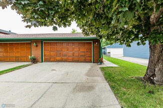 2109 29th Ave S, Fargo, ND 58103