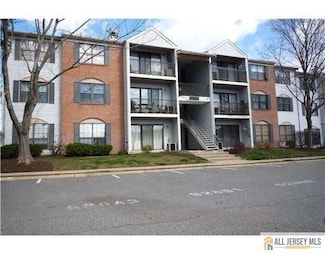 361 Lancaster Ct Unit H2, Piscataway, NJ 08854