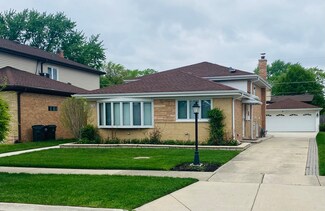 7620 Suffield St, Morton Grove, IL 60053