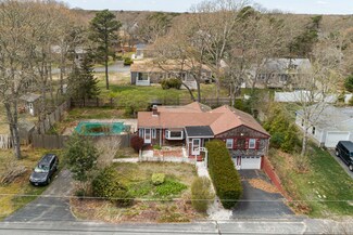 17 Priscilla Ln, Medford, MA 02155