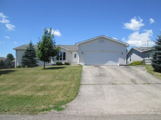 10115 Meadow Ln, Hebron, IL 60034