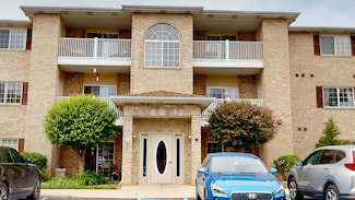 2001 W 75th Place Unit 18, Merrillville, IN 46410