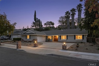 190 Lucero St, Thousand Oaks, CA 91360