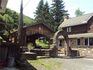 128 Ashbrook Rd, Hooversville, PA 15936