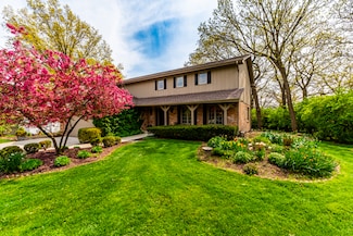 8229 Nueport Dr S, Willow Springs, IL 60480