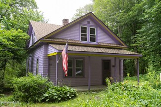 65 Robert St, Lee, MA 01238