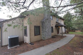 8 Ashford Dr, Plainsboro, NJ 08536
