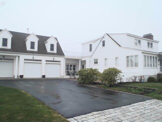 329 Ashland St, Seabrook, NH 03874