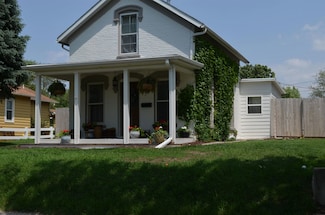 914 Mulberry St, Yankton, SD 57078