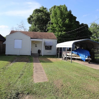 2134 Armstrong Ave, Port Neches, TX 77651