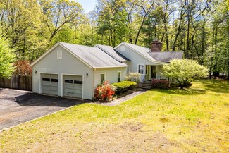 136 Stratton Brook Rd, Simsbury, CT 06070
