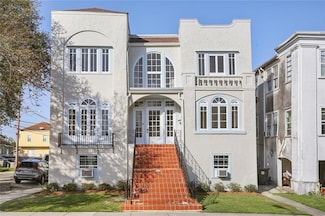 4237 Fontainebleau Dr, New Orleans, LA 70125