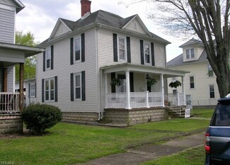 614 4th St, Saint Marys, WV 26170