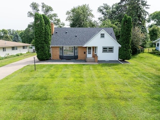 828 Cypress St S, Cambridge, MN 55008