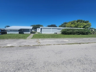 1069 Lemon St, Okeechobee, FL 34974