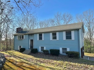 2240 Glasgo Rd, Jewett City, CT 06351