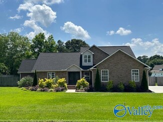 45 Jonquil Dr, Guntersville, AL 35976