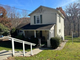 136 Lunen St, Hollsopple, PA 15935