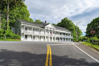 88 Hunns Lake Rd, Stanfordville, NY 12581