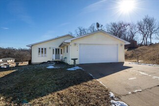 1890 Wake Robin Cir, Dubuque, IA 52001