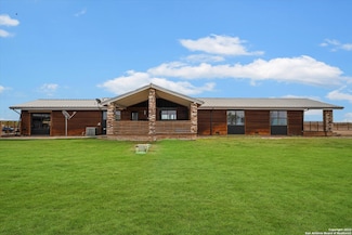 3915 Us Highway 181 S, Floresville, TX 78114