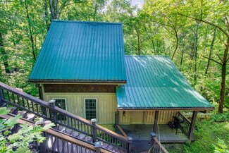 514 Laurel Mountain Rd, Gatlinburg, TN 37738