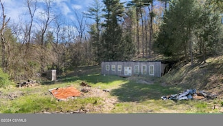 122 Peters Rd, Northumberland, PA 17857
