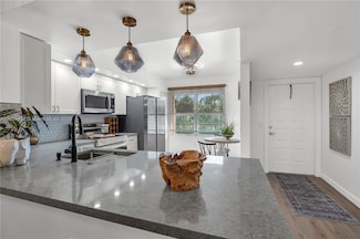 701 SW 142nd Ave Unit 208S, Pembroke Pines, FL 33027