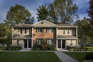 22 Country Club Dr Unit 22C, Coram, NY 11727