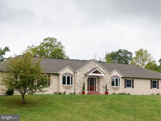 105 Houndstooth Cir, Chester Springs, PA 19425