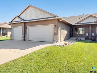4204 S Banyan Ave, Sioux Falls, SD 57110