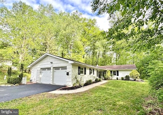 1725 Stratton Rd, Crofton, MD 21114