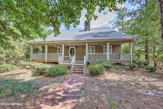 549 Lucas Rd, West End, NC 27376