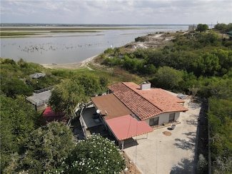 560 S Vista Dr, Sandia, TX 78383