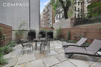 44 E End Ave Unit TH 1, New York, NY 10028