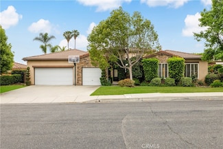 221 Grand Oaks Dr, Glendora, CA 91741