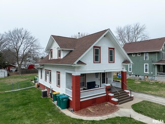 264 Walnut Ave, Galesburg, IL 61401