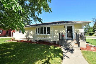 400 3rd Ave SE, Pine Island, MN 55963