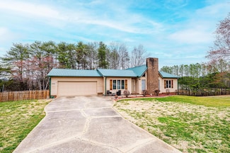6142 Gold Creek Estate Dr, Hickory, NC 28601