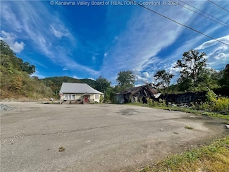 3018 Smoot Ave, Danville, WV 25053