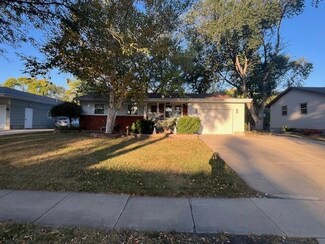 1512 S 6th St, Aberdeen, SD 57401