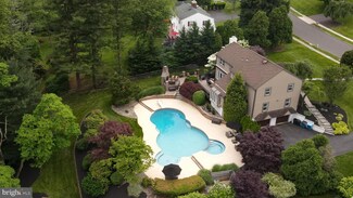 78 Meadowbrook Ln, Chalfont, PA 18914