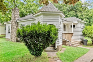 57 Laurel St, East Haven, CT 06512