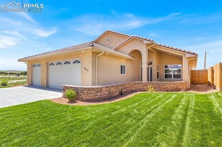 813 Thorncrest Dr, Pueblo, CO 81005
