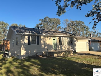 12567 Crestview Dr, Warsaw, MO 65355