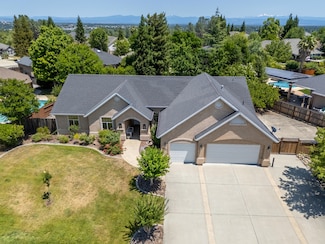 3921 Silver Lace Ln, Redding, CA 96001