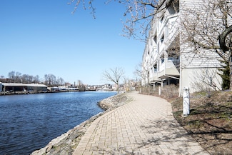 4 Daskams Ln Unit 303, Norwalk, CT 06851